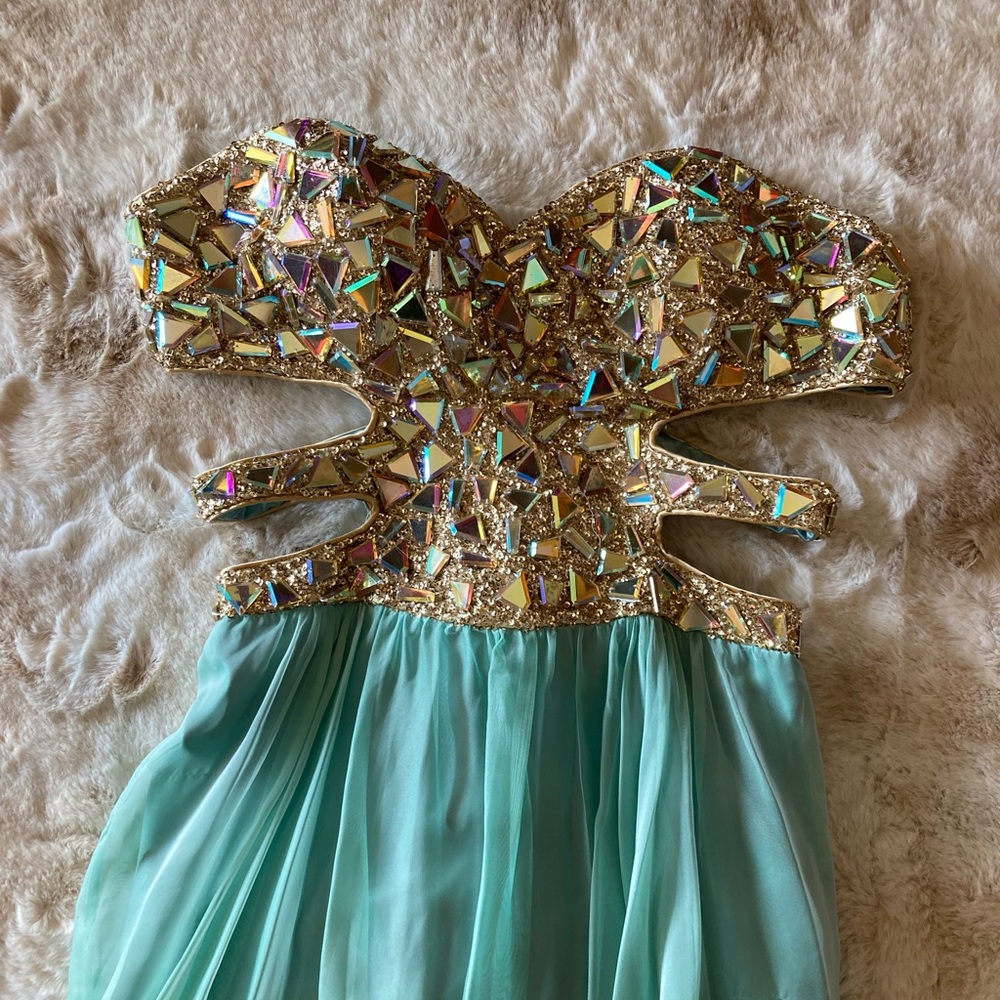 PROM DRESS - Picture 1 of 13